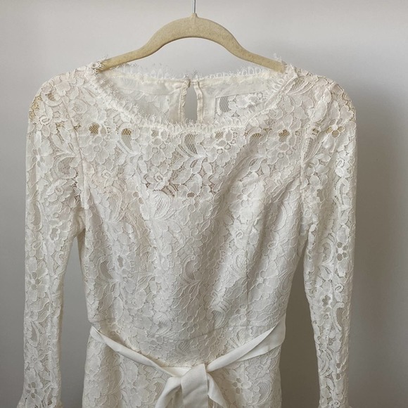 Nue by Shani Ivory Long Sleeve Floral Lace Sheath Dress Size: 2 - Picture 5 of 10